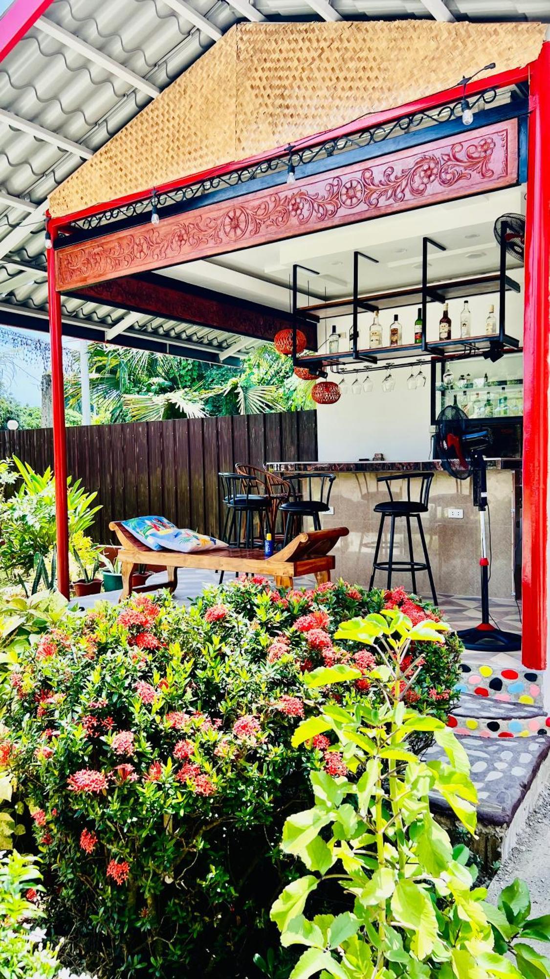 Chateau La Princesa With Cozy Garden & Bar プエルト・プリンセサ エクステリア 写真